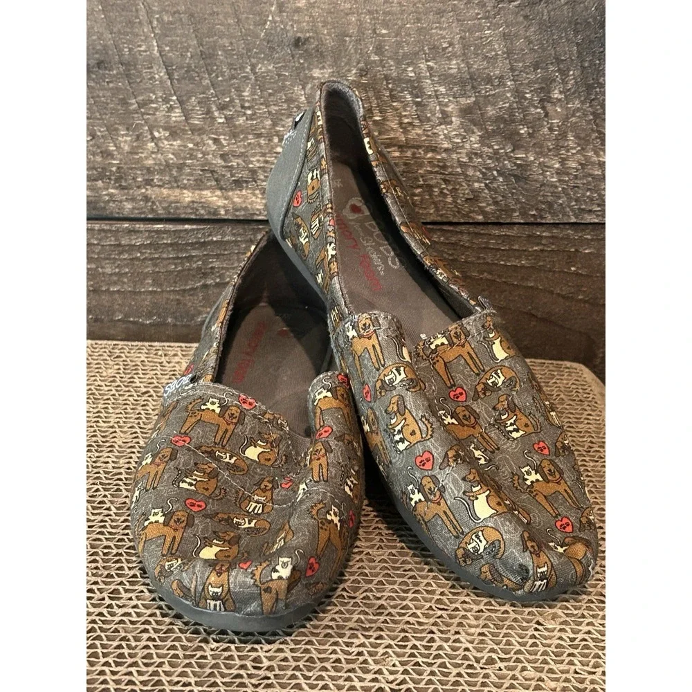 Skechers Bobs for Dogs Dog Print Women's Slip‎ On Flat Shoes Size 7